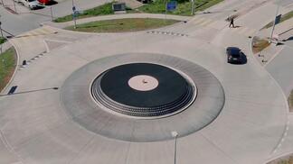 Entdecke den Schallplatten-Kreisel in Lyss