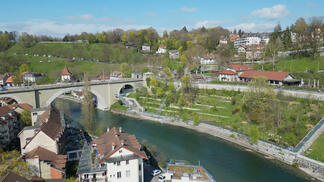 Aare, Nydeggbrücke und Bärenpark in Bern