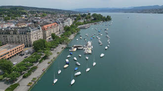 Die Limmat, das Bellevue und das Opernhaus am Zürichsee